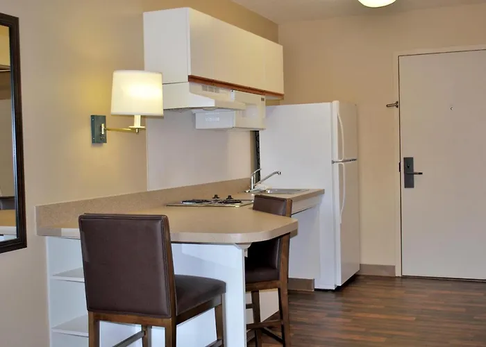 Extended America Select - Chicago - Lombard - Oakbrook Hotel 2*
