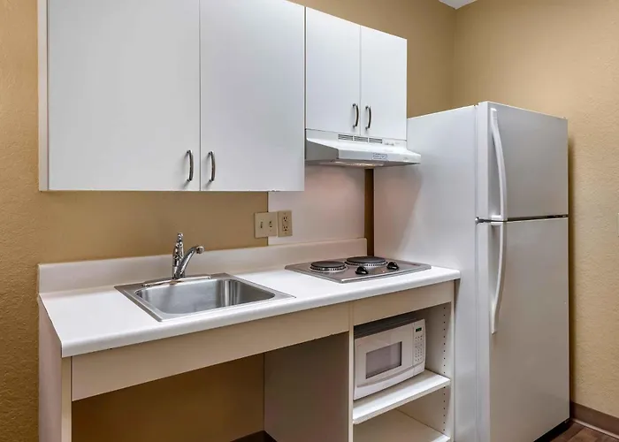 Extended America Select - Chicago - Lombard - Oakbrook Hotel 2*