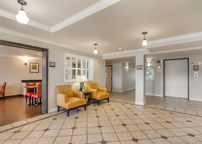Extended America Select - Chicago - Lombard - Oakbrook Hotel 2*