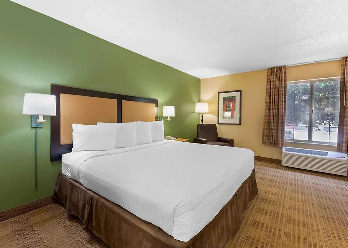 Extended America Select - Chicago - Lombard - Oakbrook